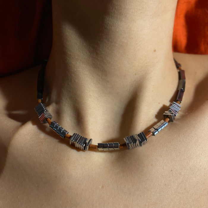 HEMATITE Amuleto Necklace